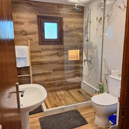 Areti דירה Áfra